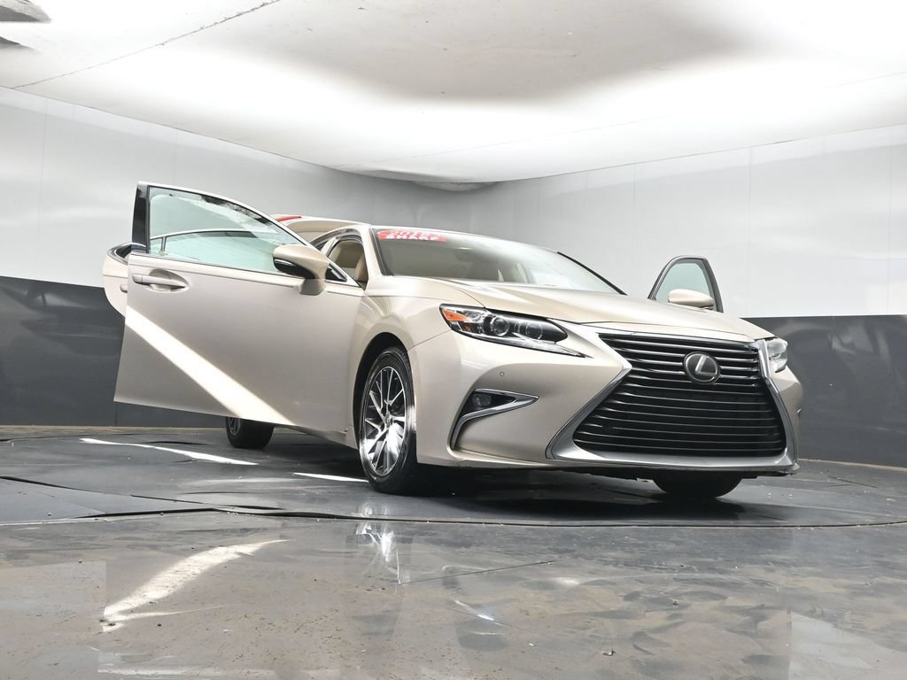 Used 2018 Lexus ES 350 w/ Luxury Package w/Wood Trim FWD image 41