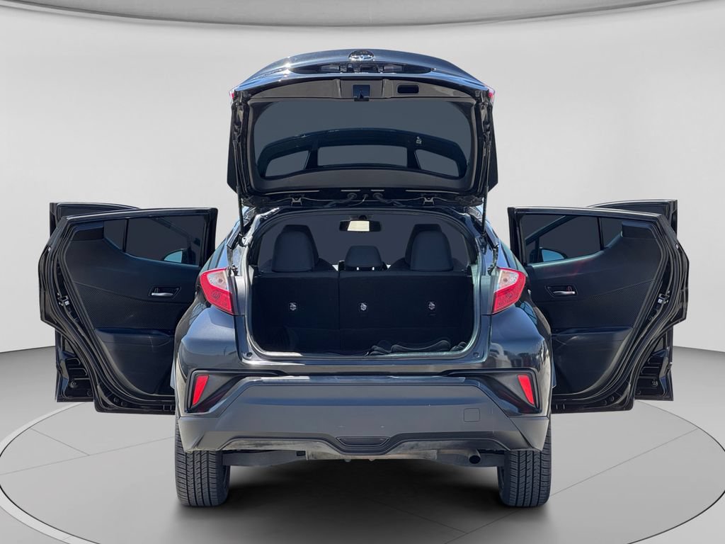 Used 2018 Toyota C-HR XLE FWD image 27