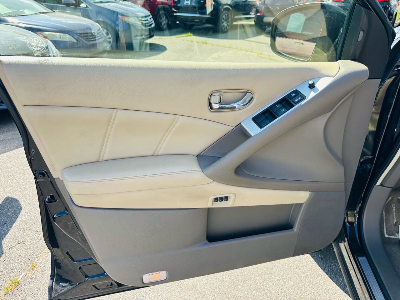 Used 2014 Nissan Murano SL w/ Navigation Package AWD/4WD image 12