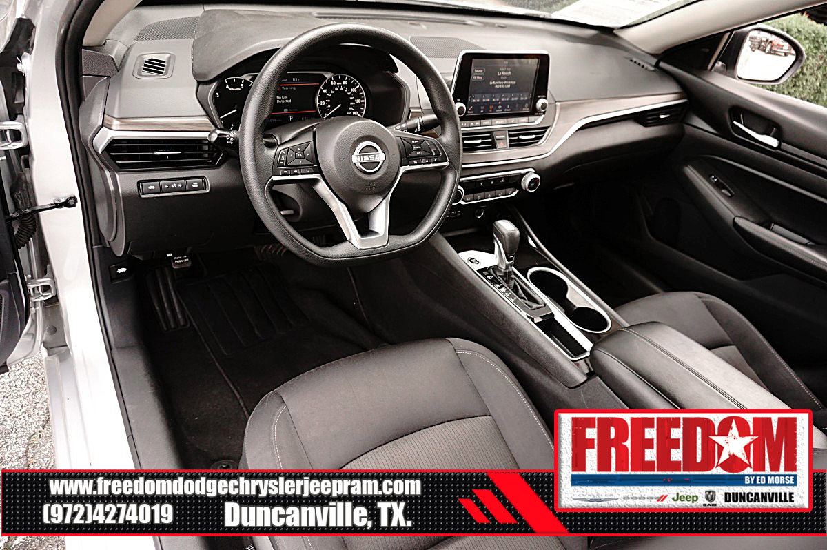 Used 2024 Nissan Altima 2.5 SV FWD image 10