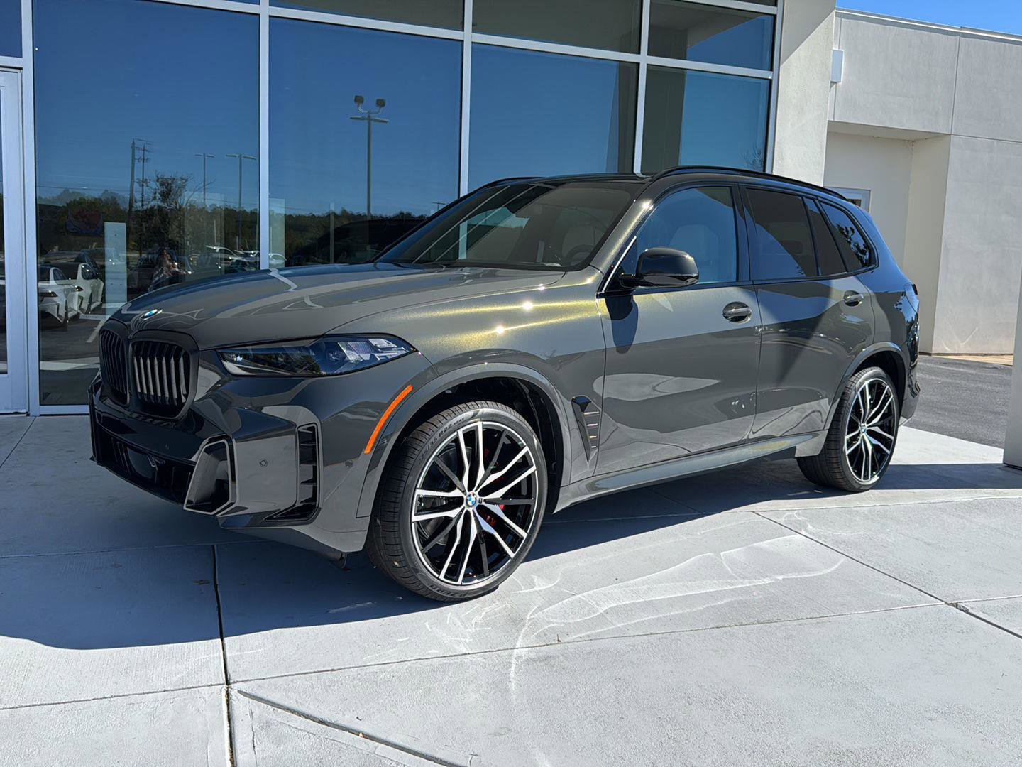 New 2026 BMW X5 xDrive40i w/ Executive Package image 2