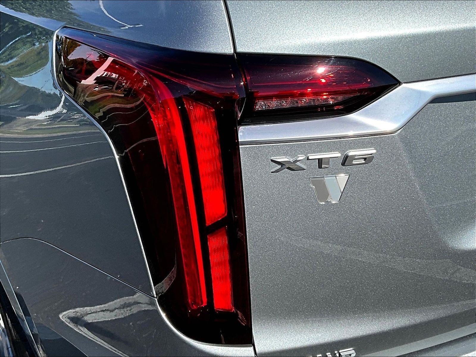Used 2025 Cadillac XT6 Premium Luxury w/ LPO, Floor Liner Package AWD/4WD image 22