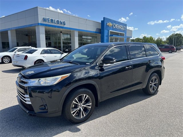 Used 2018 Toyota Highlander LE