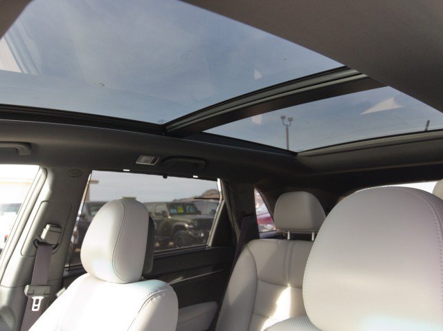 Used 2015 Kia Sorento SX image 18