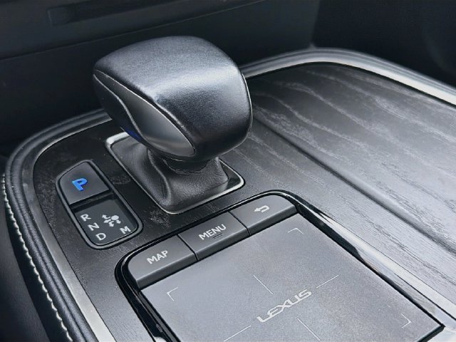 Used 2022 Lexus LS 500 w/ Accessory Package (Z2) RWD image 28