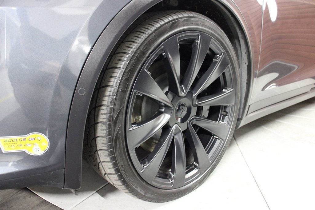 Used 2022 Tesla Model X Plaid AWD/4WD image 3