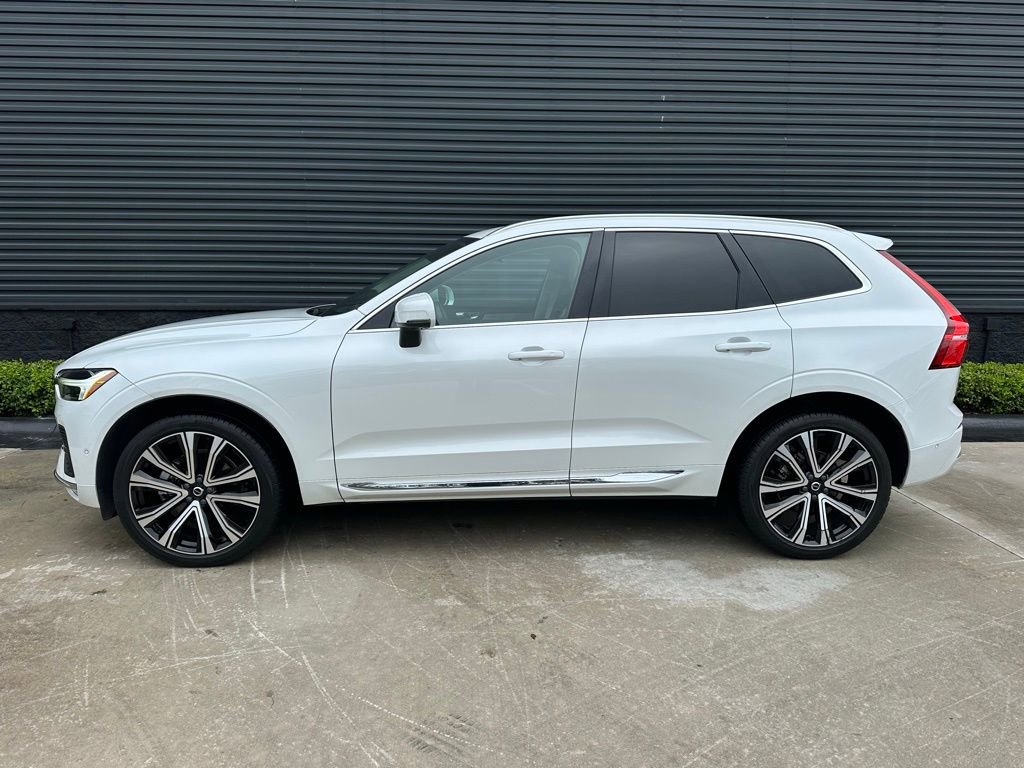 Used 2023 Volvo XC60 B5 Ultimate w/ Protection Package Premier image 2