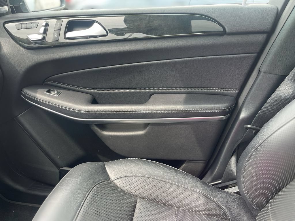 Used 2018 Mercedes-Benz GLS 550 4MATIC image 33