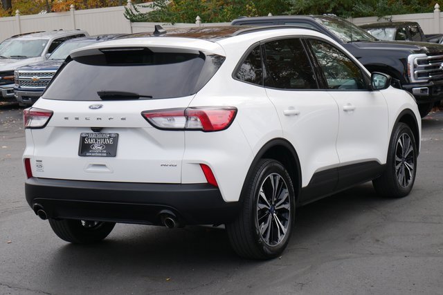 Used 2022 Ford Escape SE w/ SE Sport Appearance Package image 13