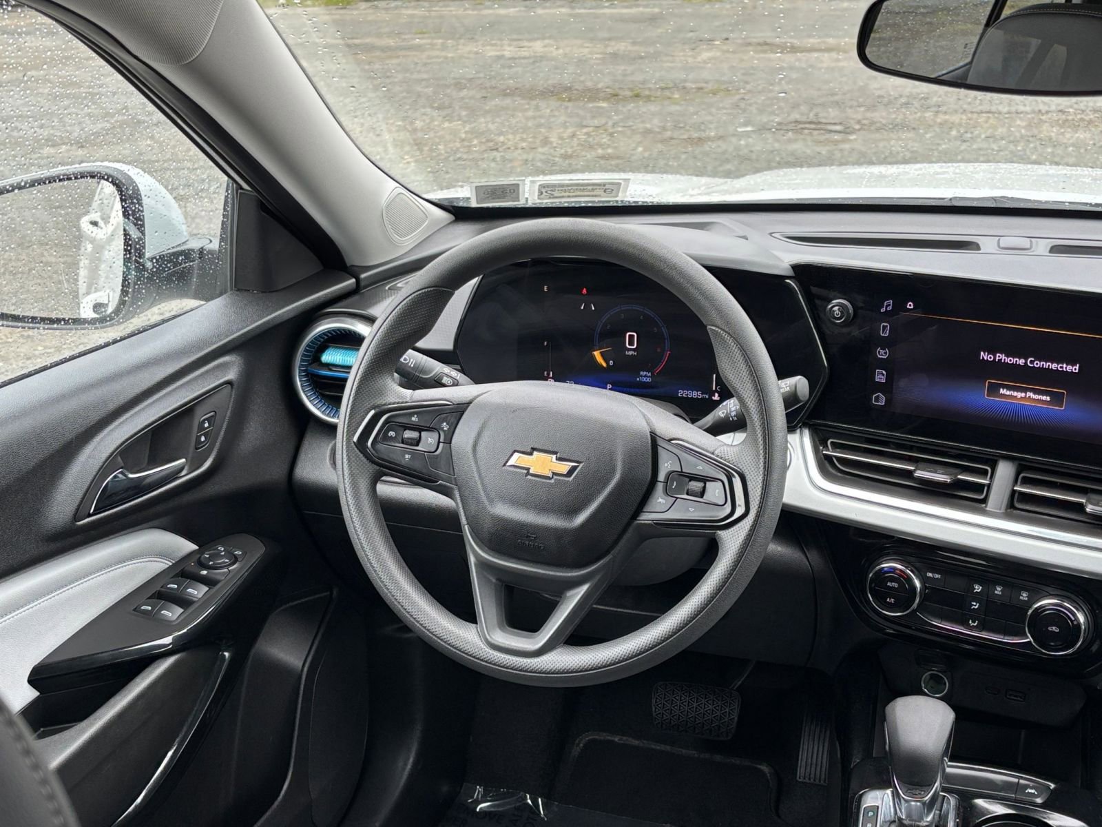 Used 2025 Chevrolet Trax LT FWD image 30