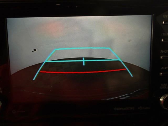 Used 2020 Toyota Highlander LE image 27