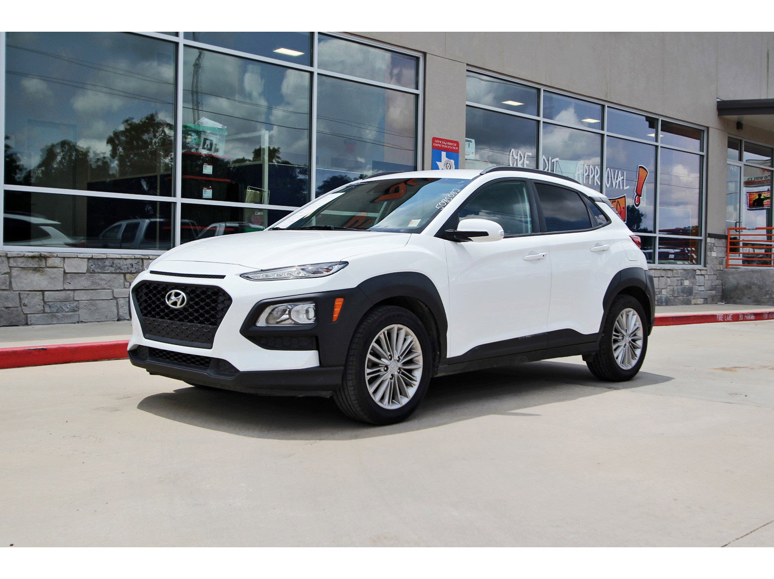 Used 2021 Hyundai Kona SEL image 1