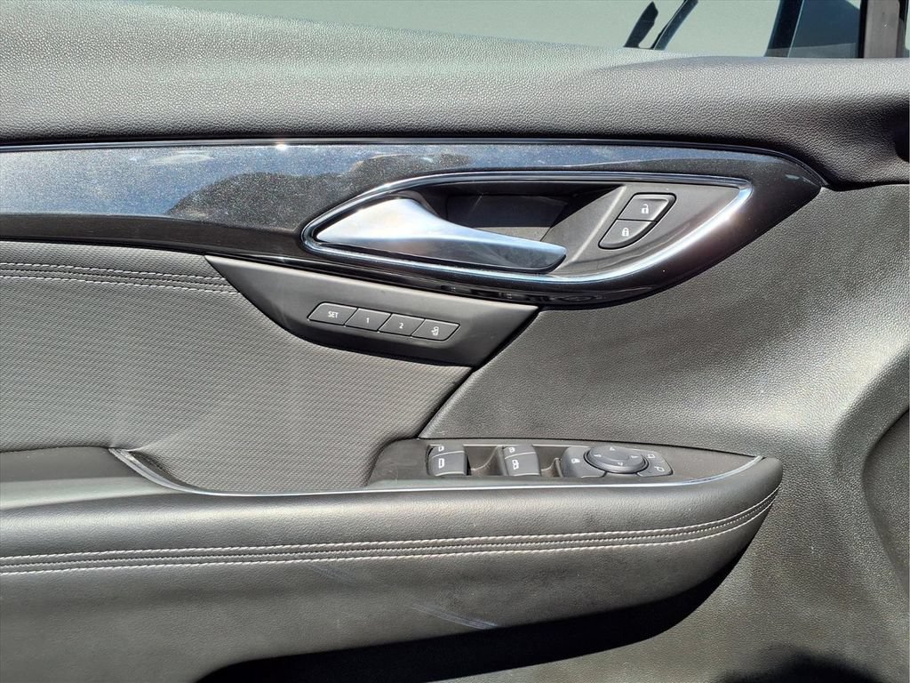Certified 2025 Buick Envision Preferred AWD/4WD image 12