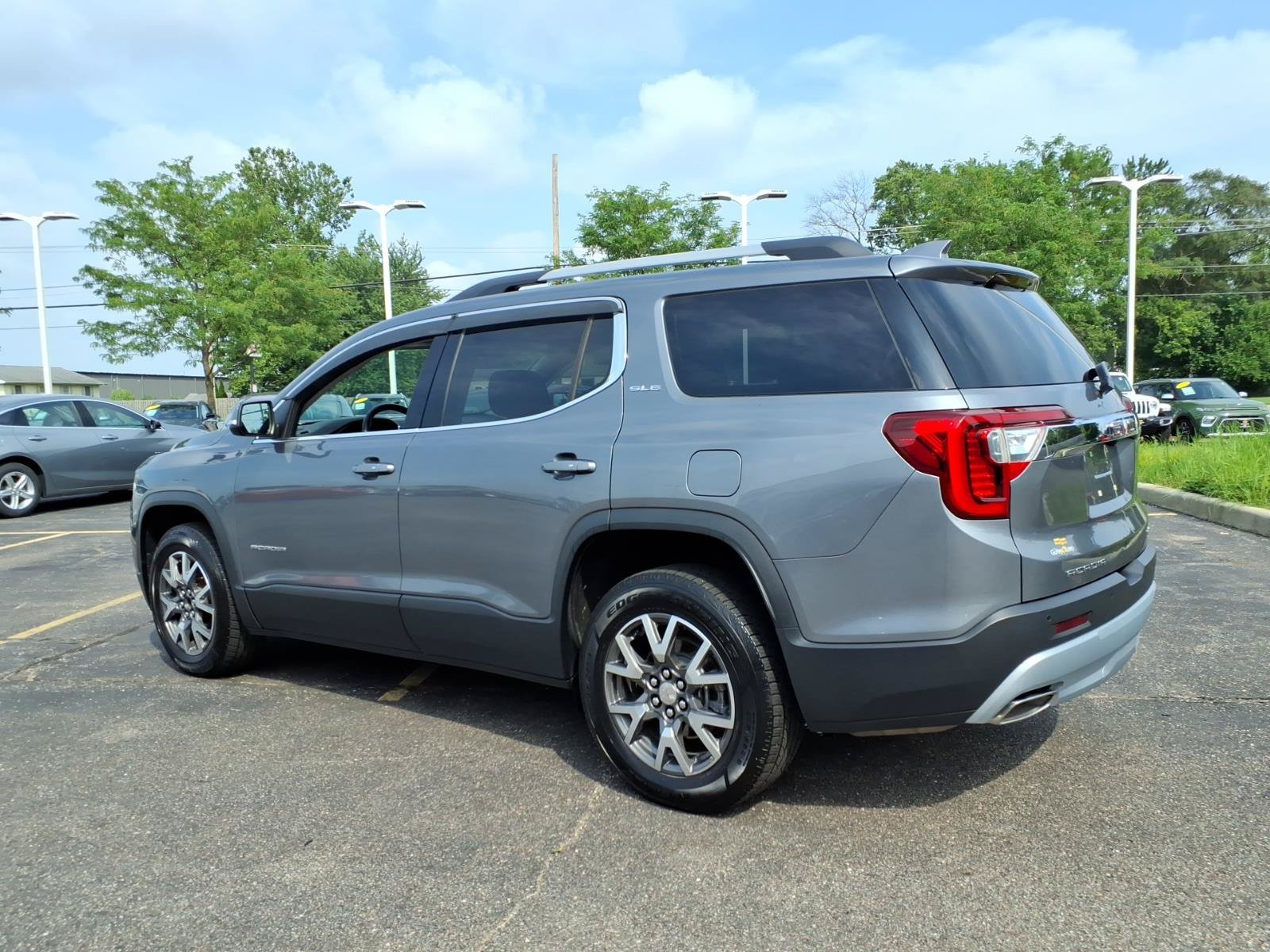 Used 2020 GMC Acadia SLE w/ Driver Convenience Package AWD/4WD image 9