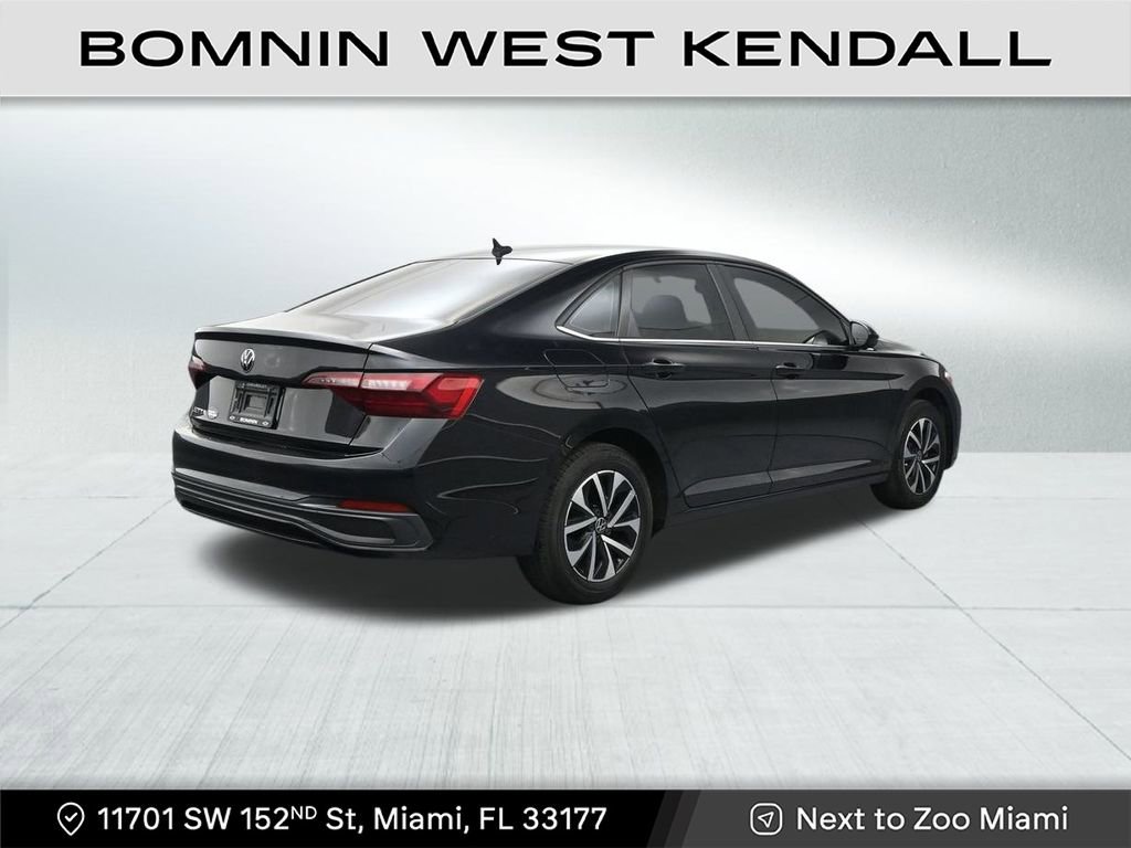 Used 2023 Volkswagen Jetta S image 5