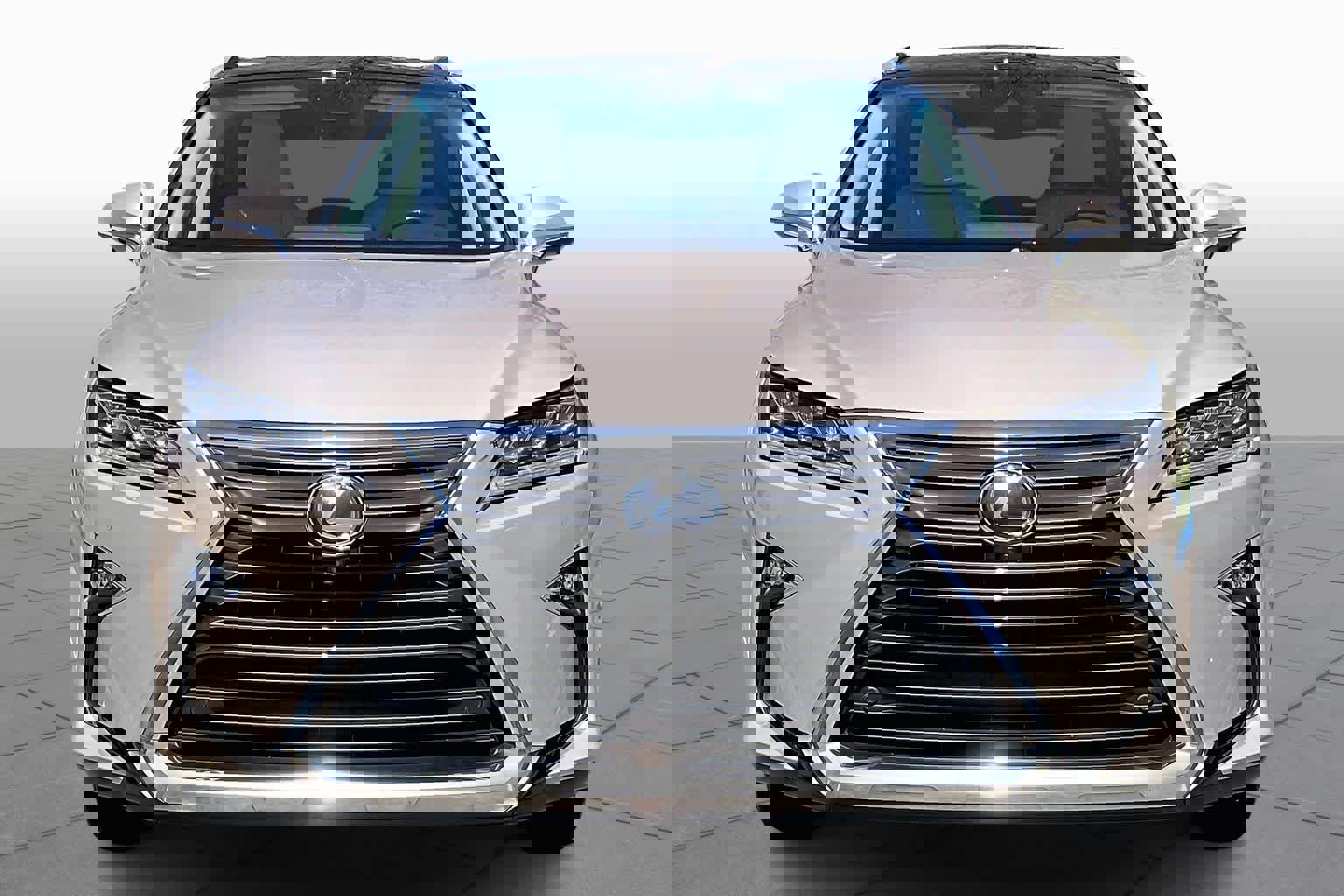 Used 2019 Lexus RX 350 FWD w/ Luxury Package image 4