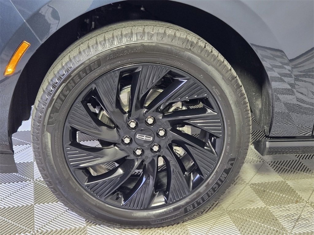 Used 2025 Lincoln Navigator L Reserve w/ Jet Appearance Package image 5