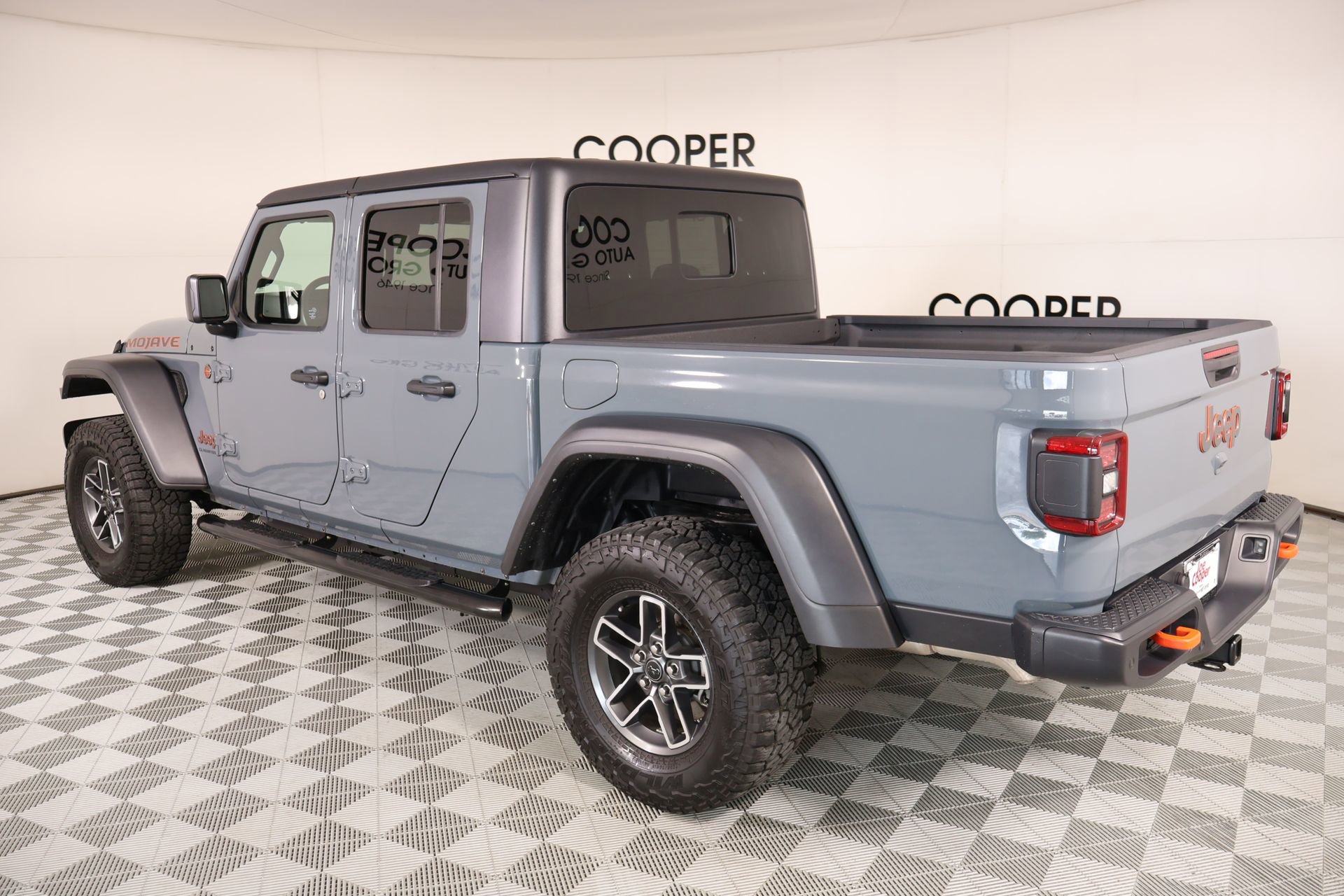 Used 2024 Jeep Gladiator Mojave w/ Safety Group AWD/4WD image 22