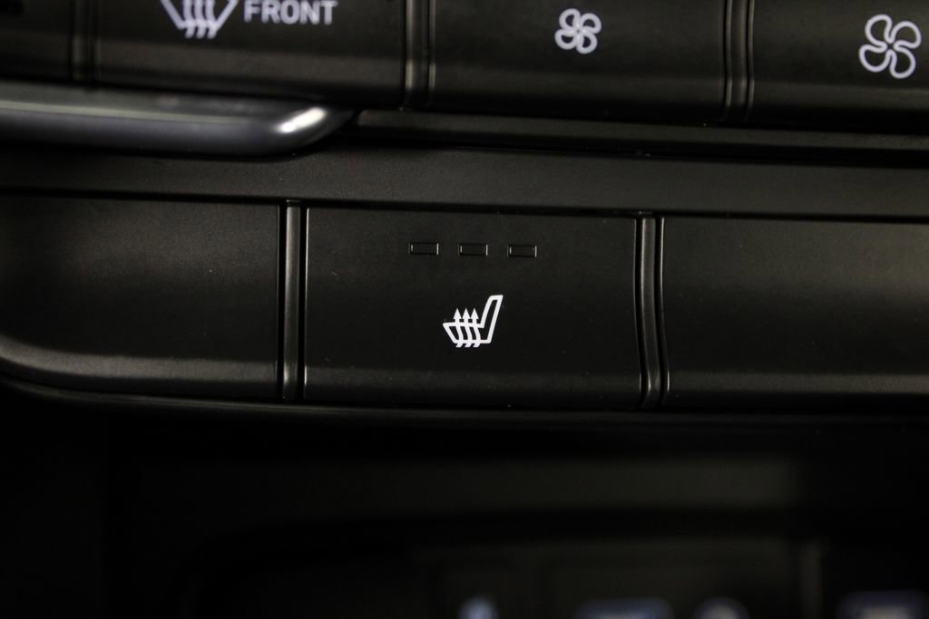 Used 2020 Hyundai Santa Fe SEL w/ Convenience Package image 22