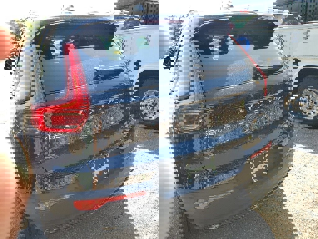 New 2025 Volvo XC40 B5 Ultra w/ Climate Package image 3