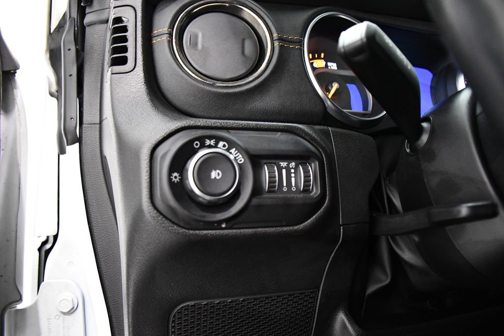 Used 2022 Jeep Wrangler Unlimited Sahara image 11