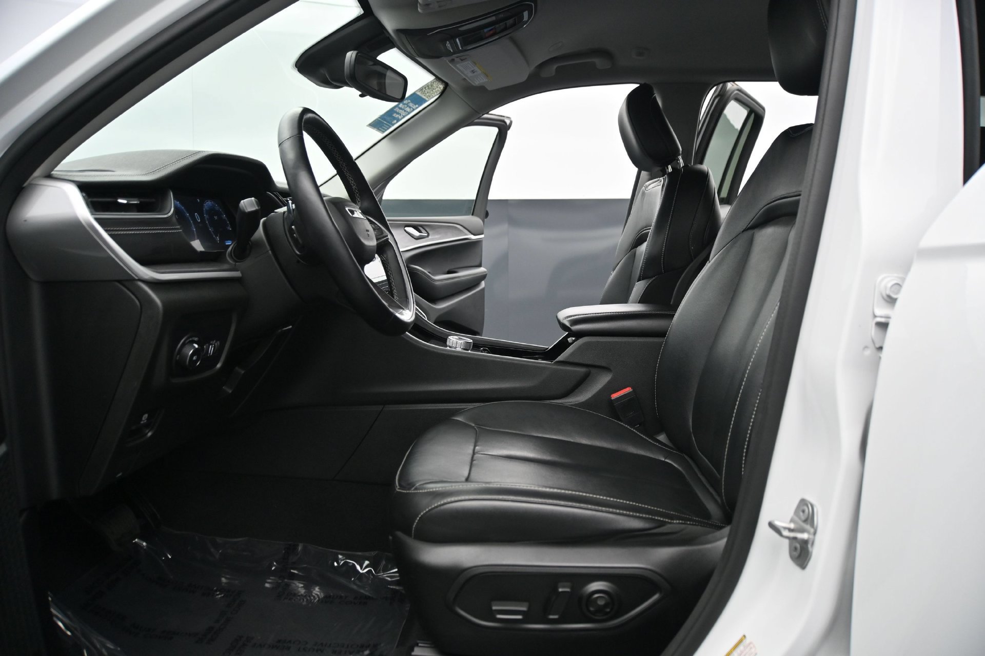 Used 2022 Jeep Grand Cherokee Limited AWD/4WD image 20