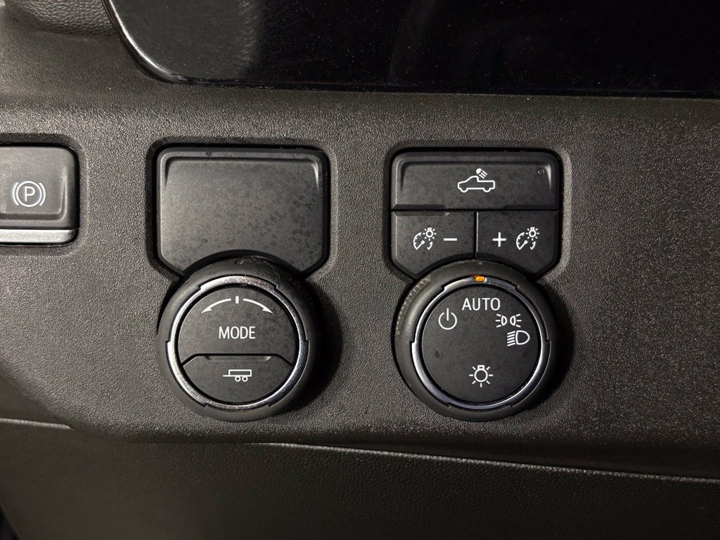 Used 2024 Chevrolet Silverado 1500 LT RWD image 25