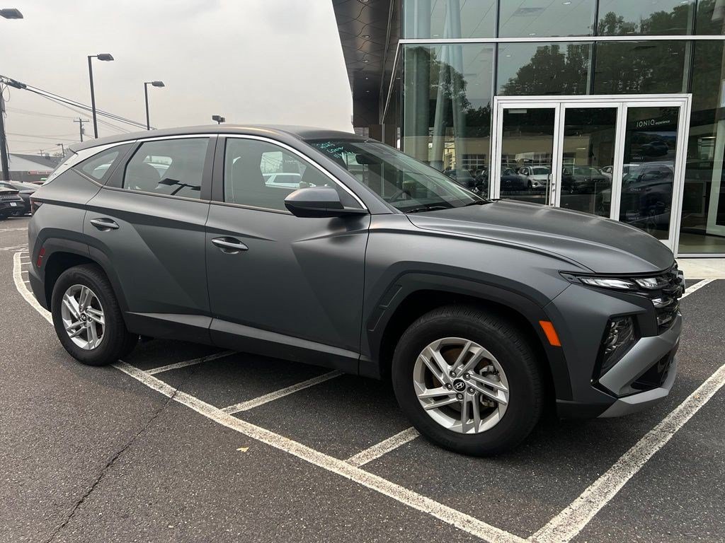 Certified 2025 Hyundai Tucson SE AWD/4WD image 5