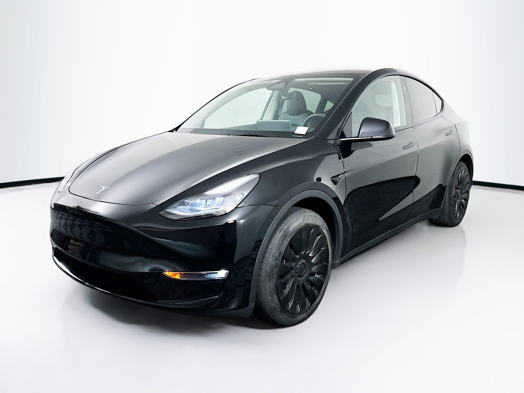 Used 2024 Tesla Model Y Long Range AWD/4WD image 3