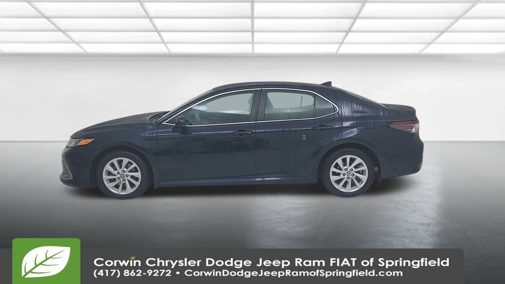 Used 2021 Toyota Camry LE image 8