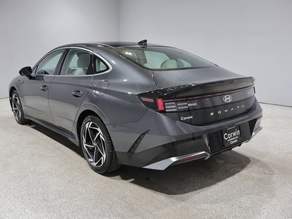 Used 2025 Hyundai Sonata SEL FWD image 5