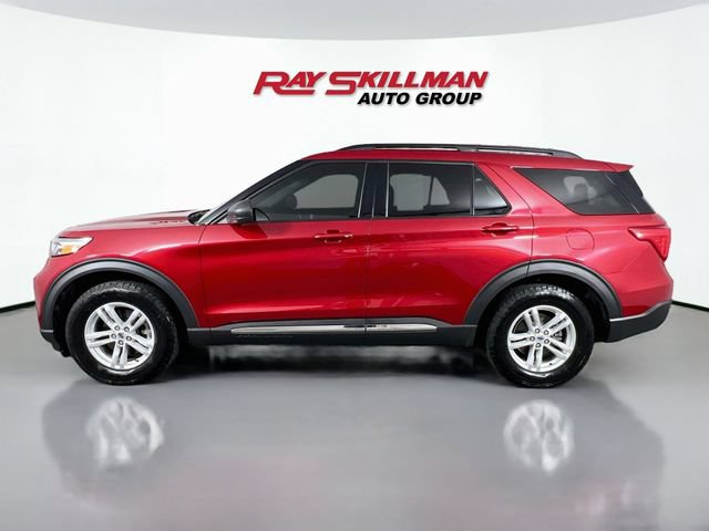 Used 2022 Ford Explorer XLT w/ Equipment Group 202A AWD/4WD image 4