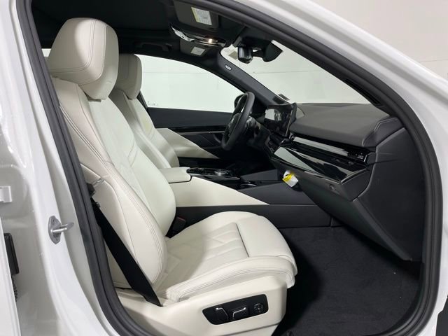 Used 2025 BMW 530i xDrive w/ Premium Package image 22