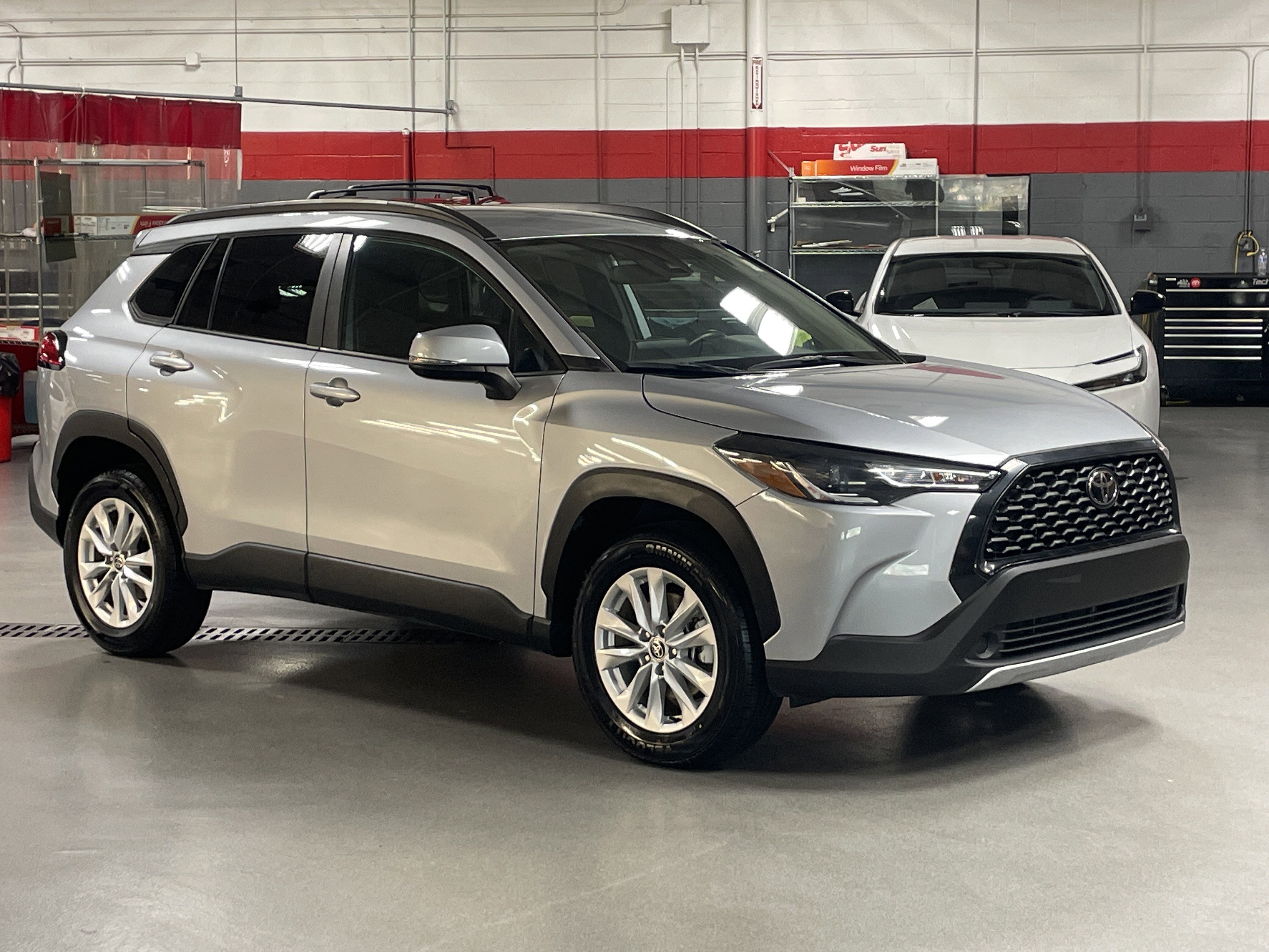 Certified 2022 Toyota Corolla Cross LE image 2