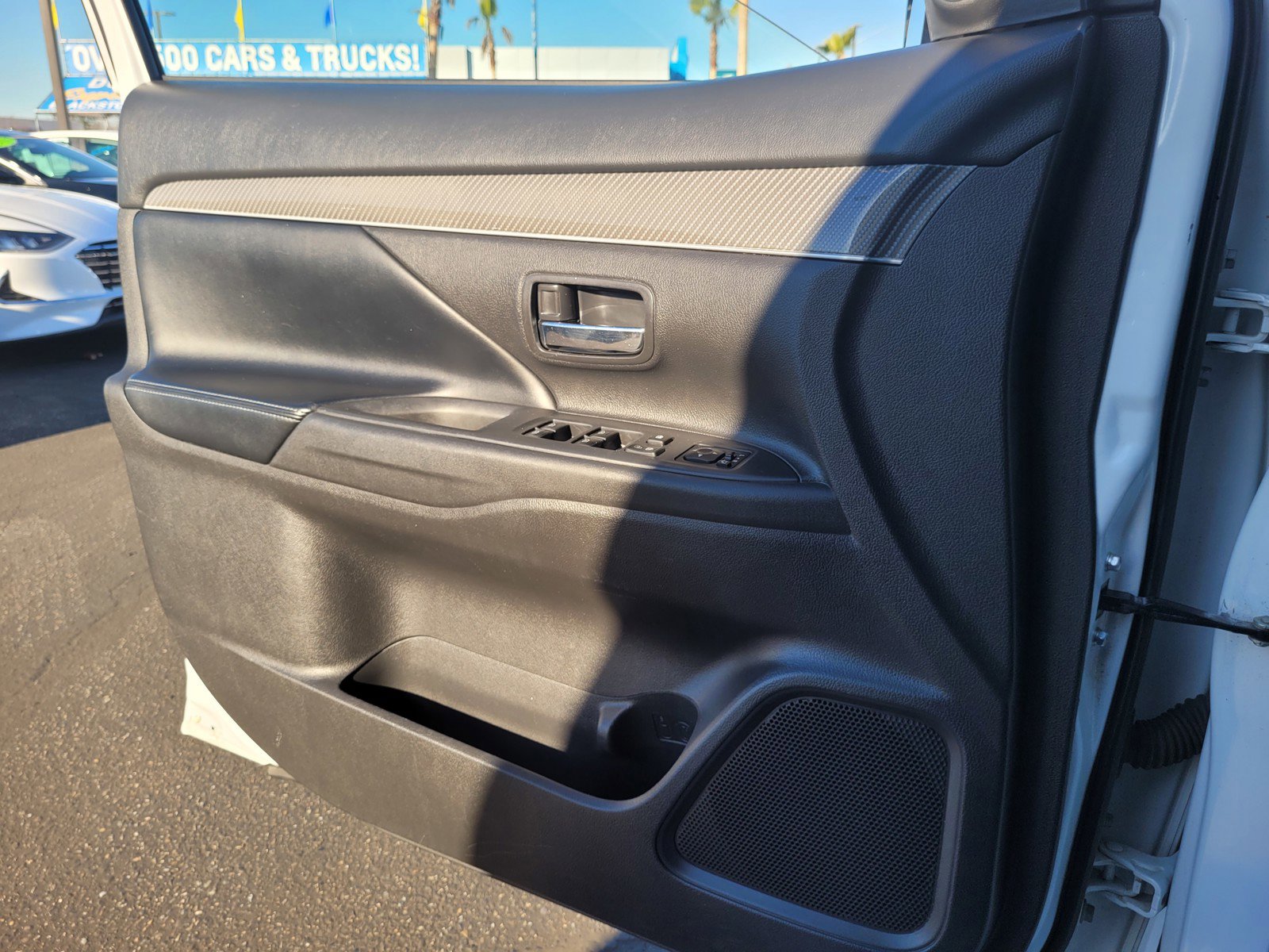 Used 2019 Mitsubishi Outlander SE image 25