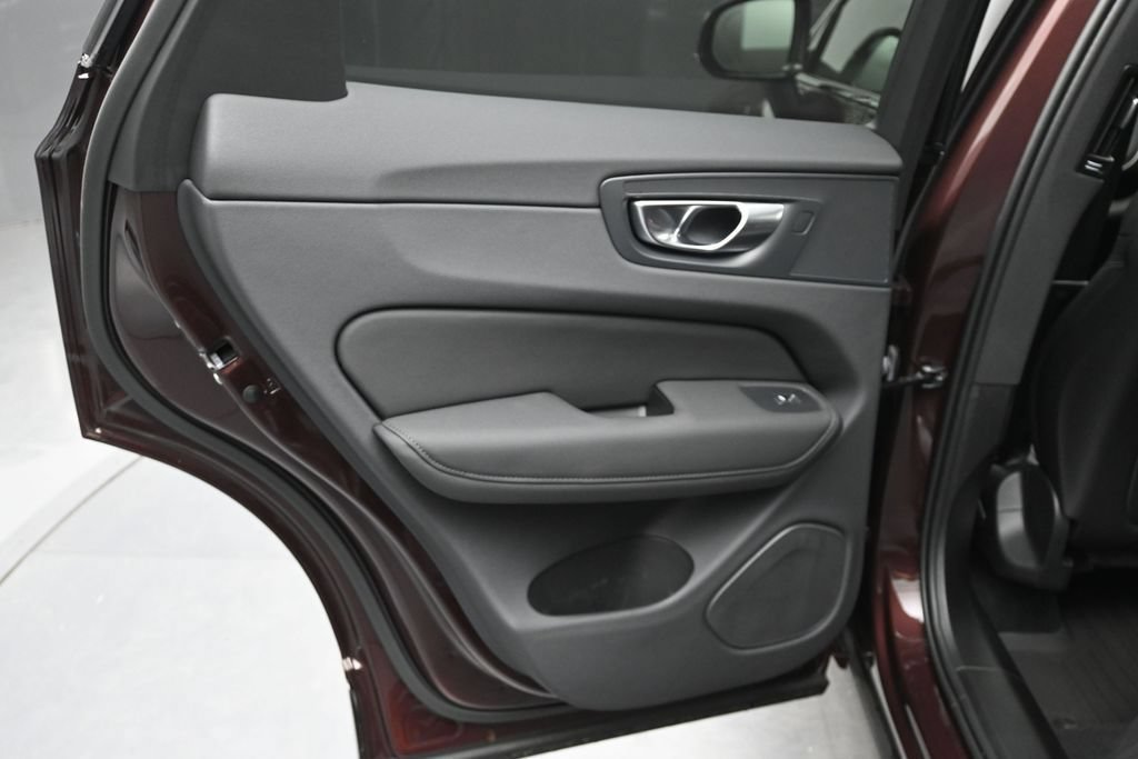 New 2026 Volvo XC60 T8 Ultra w/ Climate Package AWD/4WD image 12