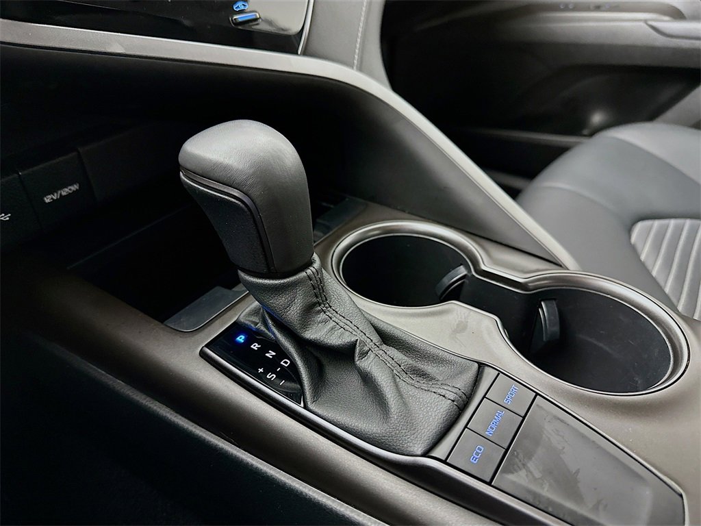 Used 2023 Toyota Camry SE image 16