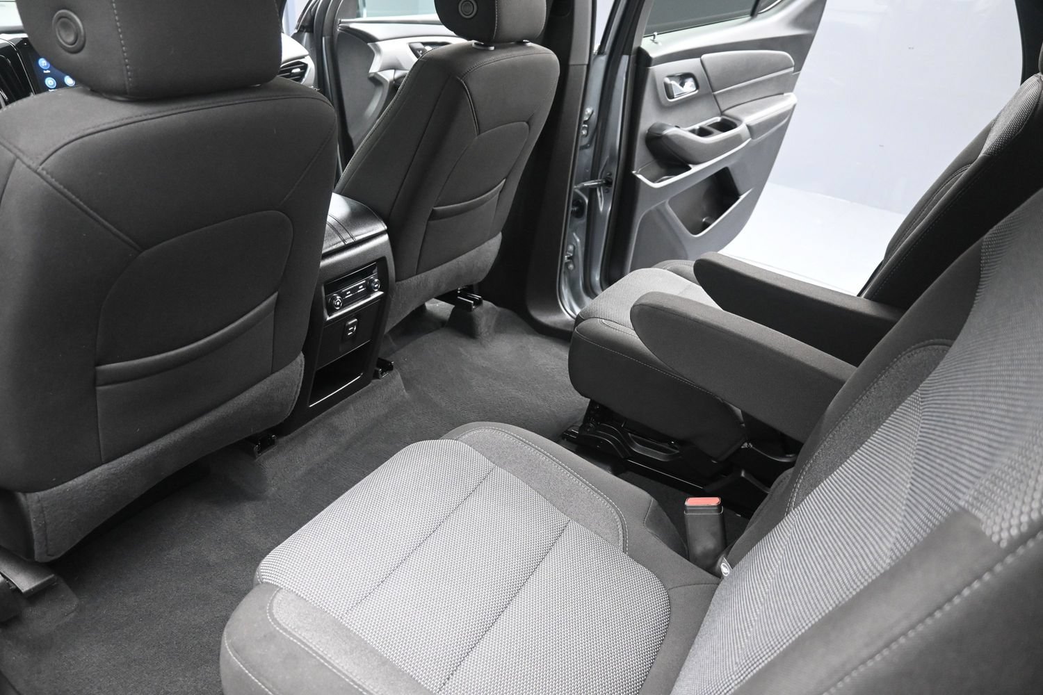 Used 2023 Chevrolet Traverse LT AWD/4WD image 37