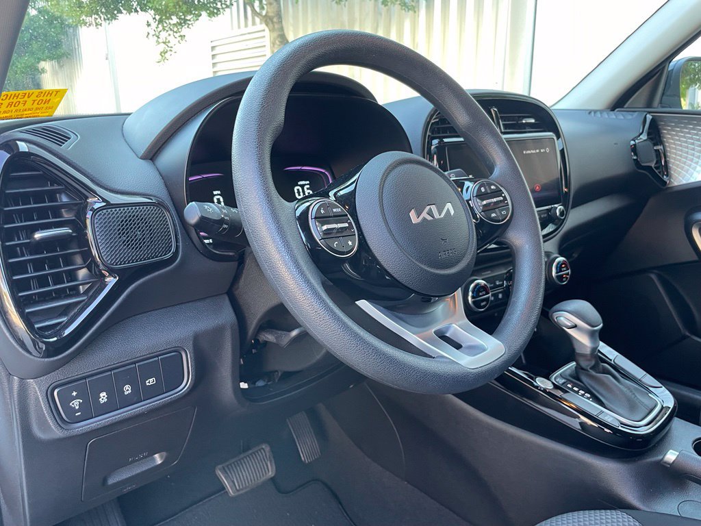 Used 2025 Kia Soul S FWD image 10