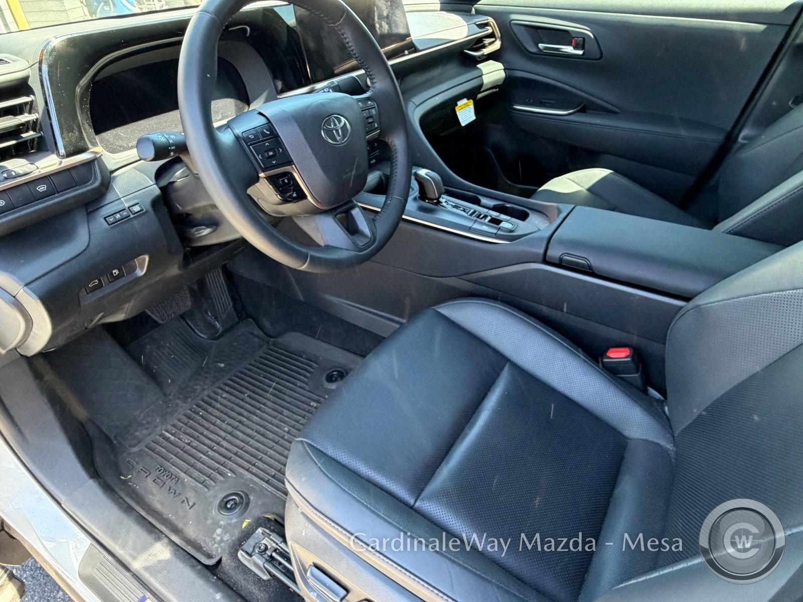 Used 2023 Toyota Crown Limited image 7