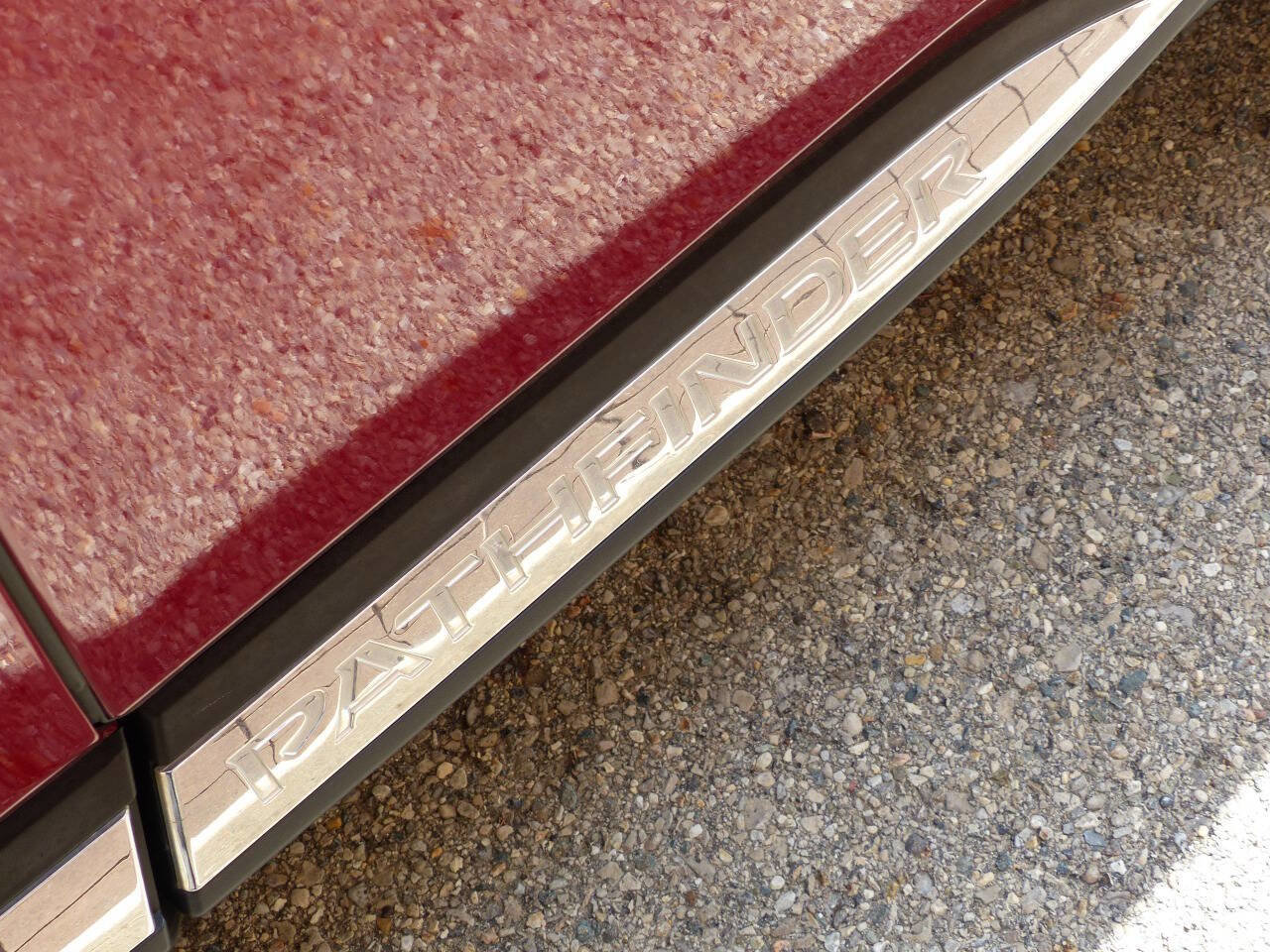 Used 2022 Nissan Pathfinder Platinum w/ Cargo Package FWD image 25