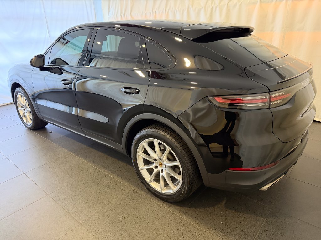 Certified 2021 Porsche Cayenne Coupe AWD/4WD image 3