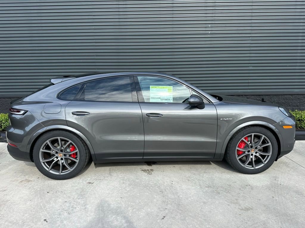 Used 2026 Porsche Cayenne S image 8