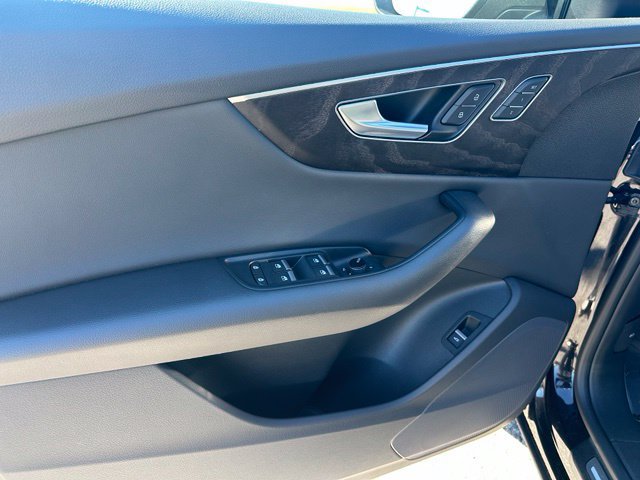 Used 2021 Audi Q8 Premium AWD/4WD image 13