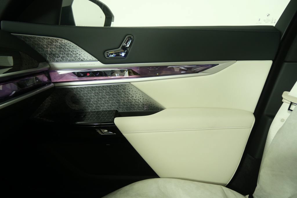 Used 2026 BMW i7 eDrive50 w/ Executive Package image 20