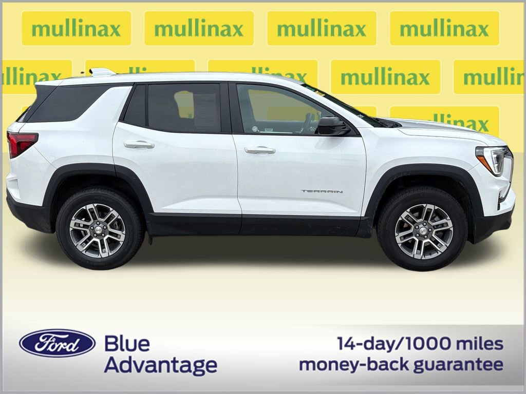 Used 2026 GMC Terrain Elevation FWD image 2