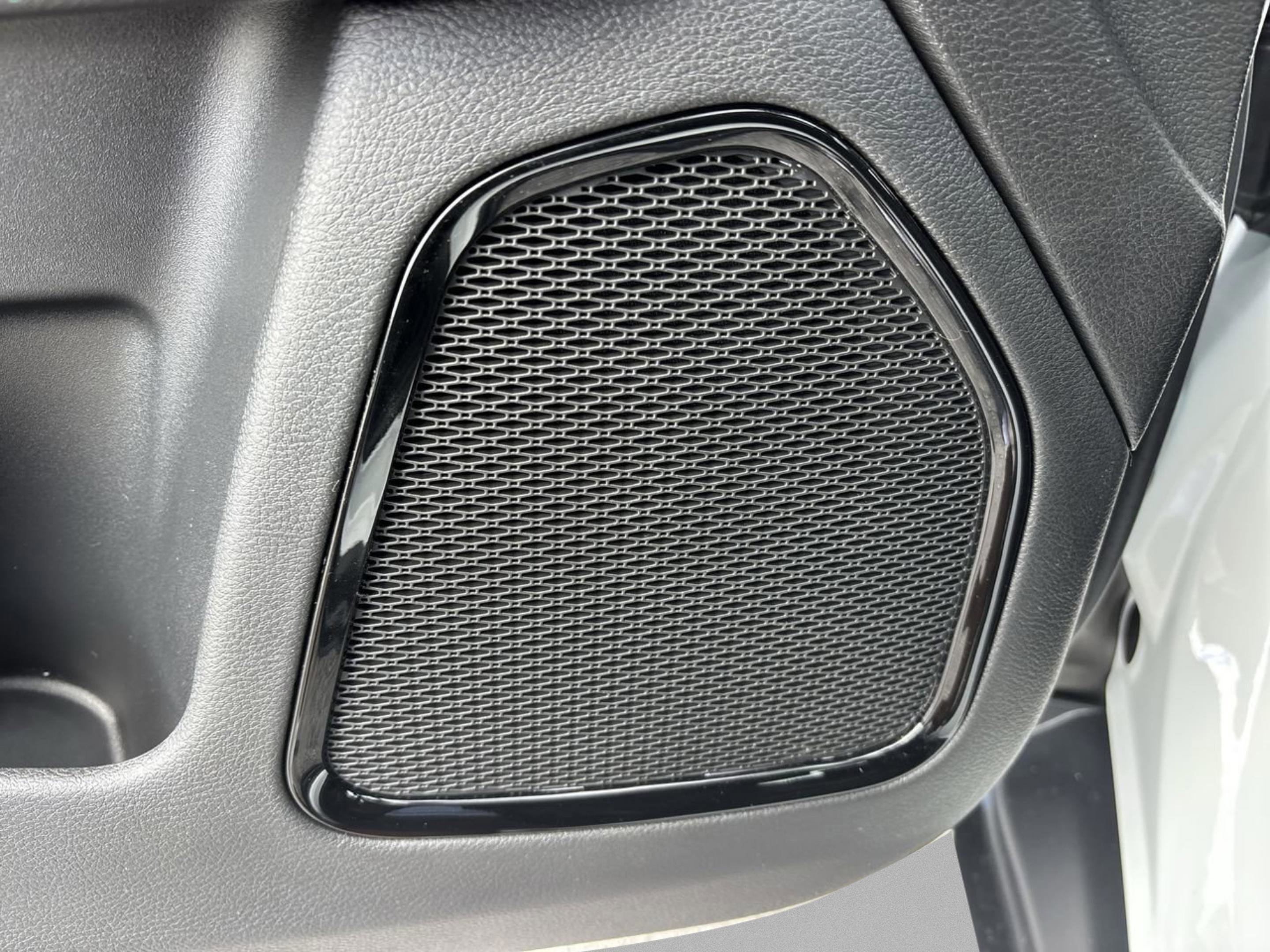 New 2026 Jeep Compass Latitude image 17