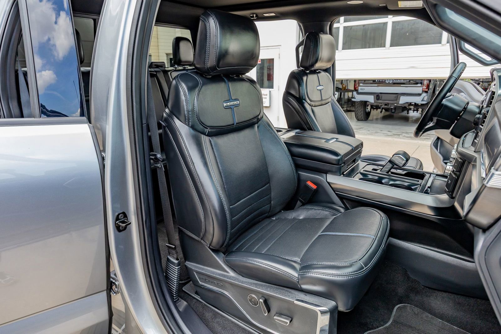 Used 2024 Ford F150 Platinum w/ Equipment Group 702A High AWD/4WD image 32