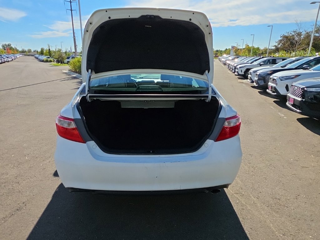 Used 2016 Toyota Camry SE FWD image 17