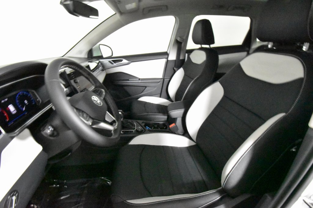 New 2025 Volkswagen Taos SEL image 9